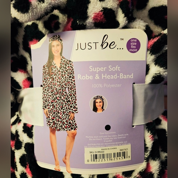 Just Be Leopard Print 2pc Robe & Headband Set - Picture 6 of 6